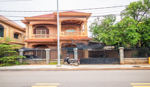 5 Bedrooms House for Rent in Siem Reap-Svay Dangkum