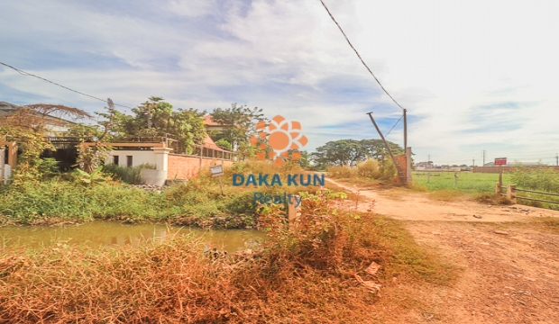 Urgent Sale Land near Sala Komreuk-Siem Reap