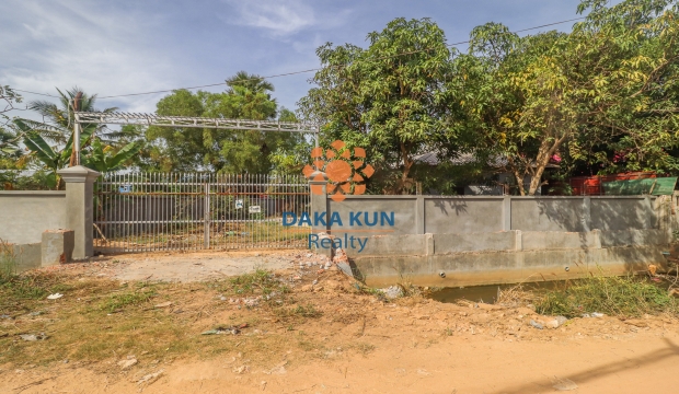 Urgent Sale Land near Sala Komreuk-Siem Reap