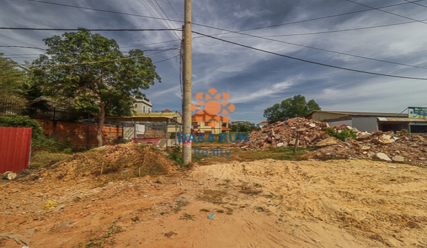 Urgent Sale Land near Sala Komreuk-Siem Reap