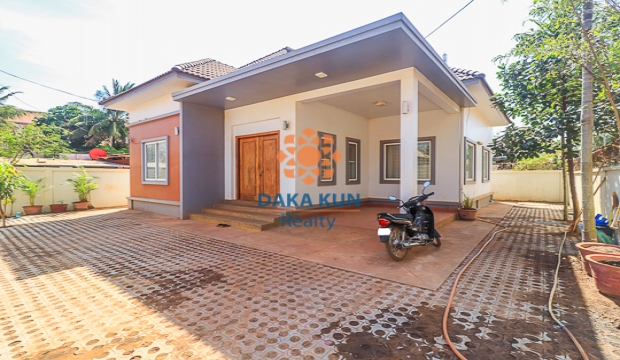 2 Bedrooms House for Rent in Siem Reap-Sala Kamreuk