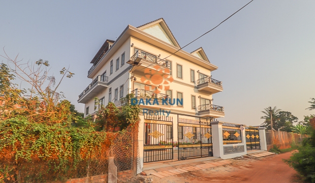 5 bedrooms House for Rent in Siem Reap-Sala Kamreuk
