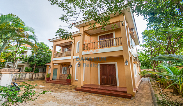 4 Bedrooms Villa for Rent with Pool in Krong Siem Reap-Svay Dangkum