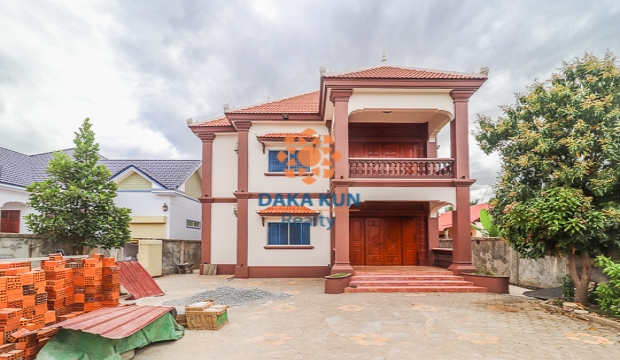 5 Bedrooms House for Rent in Siem Reap-Svay Dangkum