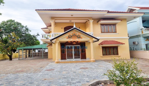 5 Bedrooms House for Rent in Siem Reap city-Svay Dangkum