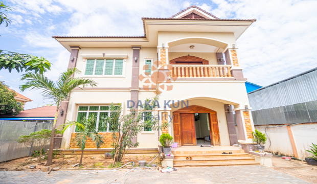 5 Bedrooms House for Rent in Krong Siem Reap-Svay Dangkum