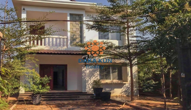 3 Bedrooms House for Rent in Siem Reap-Svay Dangkum