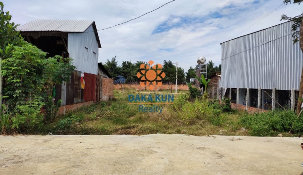 Urgent Sale Land near Sala Kamreuk-Siem Reap