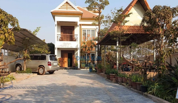 Urgent Sale House in Sala Kamreuk commune, Siem Reap